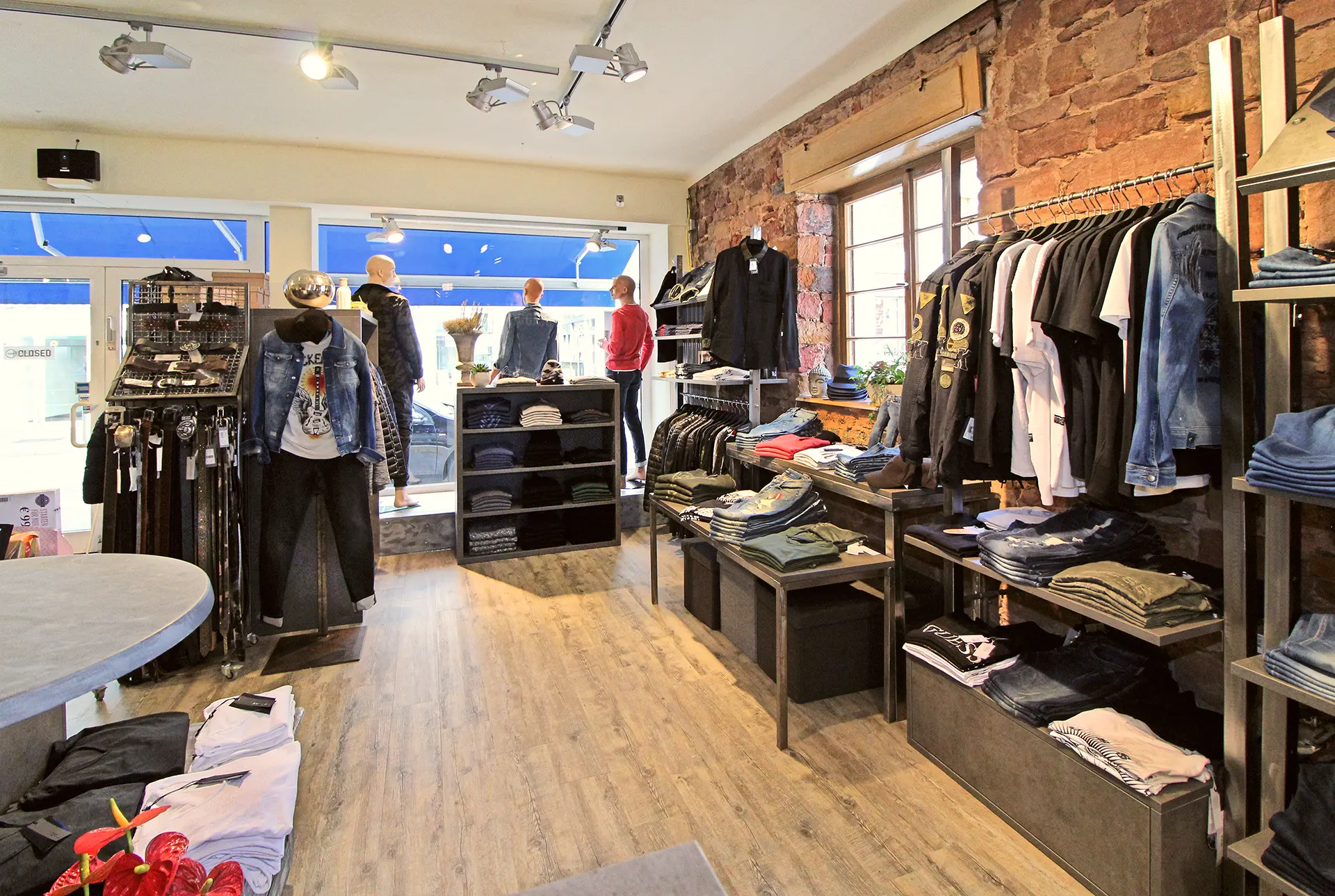 kleidung-kaufen-guess-lifestyle-landstuhl